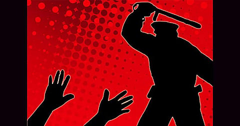 അന്‍വര്‍ സാദത്ത് എംഎല്‍എയെ പൊലീസ് പരസ്യമായി അധിക്ഷേപിച്ചു; ഉസ്മാനെ ഇനി ഗള്‍ഫിലേക്ക് വിടില്ലെന്ന് ഭീഷണിപ്പെടുത്തി