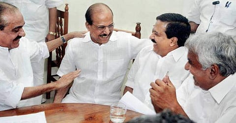 രാജ്യസഭ സീറ്റ് നഷ്ടപ്പെടുത്തിയതില്‍ കോണ്‍ഗ്രസില്‍ വ്യാപക പ്രതിഷേധം; വിവിധയിടങ്ങളില്‍ നേതാക്കളുടെ കോലം കത്തിച്ചു