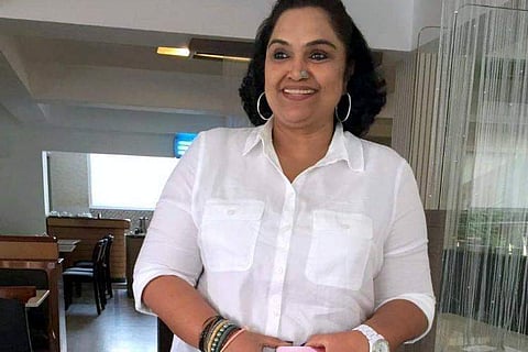 ദിലീപും പൃഥ്വിരാജും മോഹന്‍ലാലും പൊട്ടന്‍മാര്‍: അഭിഭാഷക, താരങ്ങളെ ഇകഴ്ത്തുന്നതോ. പുകഴ്ത്തുന്നതോ..!!