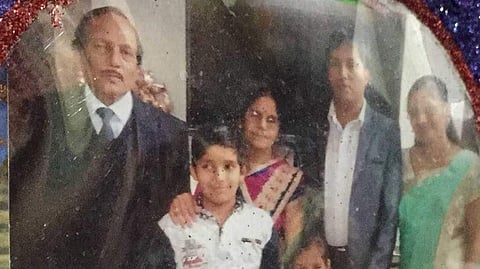 ഒരു കുടുംബത്തിലെ ആറ് പേര്‍ ആത്മഹത്യ ചെയ്ത നിലയില്‍