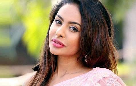 'നടന്മാര്‍ക്ക് ഞങ്ങള്‍ വില്‍പ്പന ചരക്ക്, ഉപയോഗം കഴിഞ്ഞാല്‍ ചവിറ്റു കൊട്ടയില്‍ തള്ളും'; തെന്നിന്ത്യന്‍ സിനിമ നടന്മാര്‍ക്കെതിരേ രൂക്ഷ വിമര്‍ശനവുമായി ശ്രീ റെഡ്ഡി