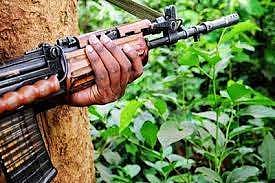 വയനാട്ടില്‍ മാവോയിസ്റ്റുകള്‍ രണ്ടുപേരെ ബന്ദികളാക്കി
