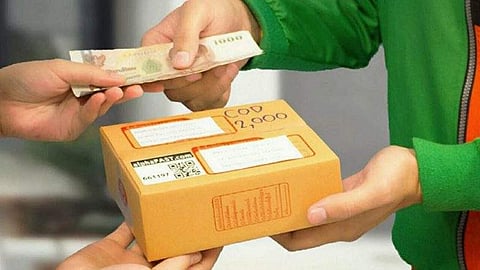 ഓണ്‍ലൈന്‍ ഷോപ്പിംഗ് തിരിച്ചടി നേരിടുമോ?; ക്യാഷ് ഓണ്‍ ഡെലിവറി നിയമ വിരുദ്ധമെന്ന് ആര്‍ബിഐ