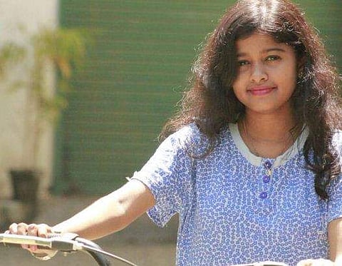 ഹനാന്‍ മിഠായ് തെരുവിലേക്ക്‌