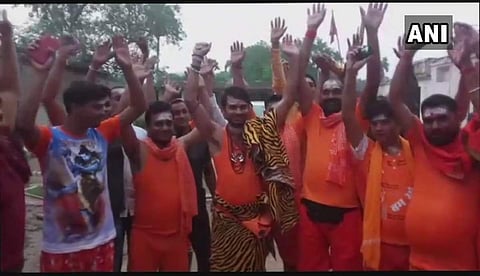 ആര്‍ജെഡി നേതാവ് ശിവന്റെ വേഷത്തില്‍ ( വീഡിയോ )