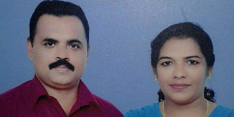 കെവിന്‍ വധം: ചാക്കോയുടെ വീട് അടിച്ചുതകര്‍ത്തു, നീതുവിന്റെ അമ്മ രഹ്നയ്ക്ക് മര്‍ദനം