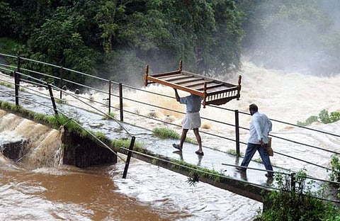 ശക്തമായ മഴ തുടരും; എട്ട് ജില്ലകളില്‍ റെഡ് അലേര്‍ട്ട്; മരണം 29