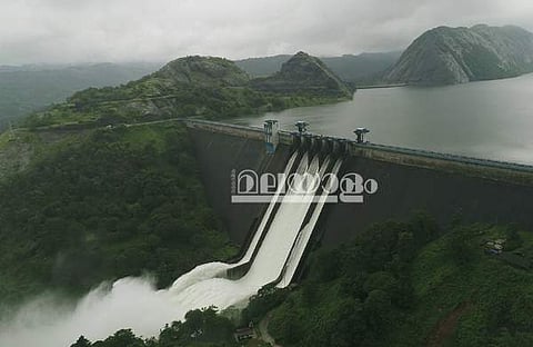 വൃഷ്ടിപ്രദേശത്ത് കനത്ത മഴ: ചെറുതോണി ഡാമിന്റെ മുഴുവന്‍ ഷട്ടറും വീണ്ടും തുറന്നേക്കും; പെരിയാറിന്റെ തീരത്ത് ജാഗ്രതാ നിര്‍ദ്ദേശം