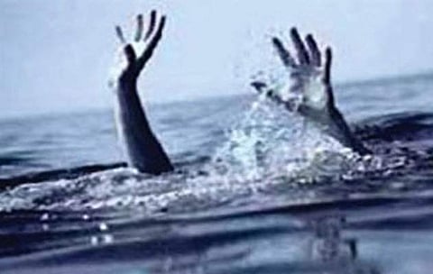 നീന്തല്‍ മത്സരത്തിനിടെ വിദ്യാര്‍ത്ഥി മുങ്ങിമരിച്ചു 