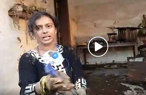 ആലുവയിലെ വെള്ളം മുങ്ങിയ വീട്ടില്‍ സിതാരയെത്തി; ഇനി ആദ്യം മുതല്‍ തുടങ്ങണം (വീഡിയോ)