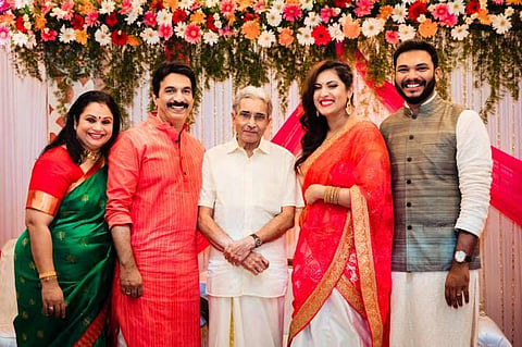 പ്രളയം: ഉണ്ണിമേനോന്റെ മകന്റെ വിവാഹം ലളിതമാക്കി നടത്തുന്നു, പണം ദുരിതാശ്വാസ പ്രവര്‍ത്തനങ്ങള്‍ക്ക്