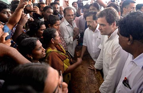'കേരളം വിളിച്ചപ്പോള്‍ സ്വന്തം വിഷമങ്ങള്‍ മറന്ന് നിങ്ങള്‍ ഇറങ്ങിവന്നു' ; മത്സ്യത്തൊഴിലാളികള്‍ ദൈവത്തിന്റെ സ്വന്തം സേനയെന്ന് രാഹുല്‍ ഗാന്ധി
