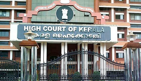 പ്രളയക്കെടുതി; സര്‍ക്കാരിതര ഏജന്‍സികള്‍ പിരിക്കുന്ന പണം ദുരിതാശ്വാസത്തിന് വിനിയോഗിക്കുന്നുവെന്ന് ഉറപ്പാക്കണമെന്ന് ഹൈക്കോടതി