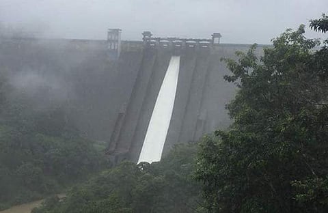 ഇടുക്കി അണക്കെട്ടില്‍ നിന്നും തുറന്ന് വിടുന്ന വെള്ളത്തിന്റെ അളവ്  ഇരട്ടിയാക്കും; ആശങ്ക വേണ്ട, ജാഗ്രത പാലിക്കണമെന്ന് മന്ത്രി എം എം മണി
