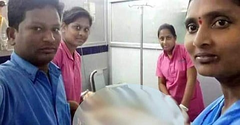 ഹരികൃഷ്ണയുടെ മൃതദേഹത്തിനൊപ്പം  സെല്‍ഫി ; നഴ്‌സുമാരെ ജോലിയില്‍ നിന്നും പുറത്താക്കി