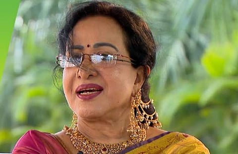 താരങ്ങള്‍ ഒരു സിനിമയ്ക്ക് വാങ്ങുന്ന പണം എങ്കിലും ദുരിതാശ്വാസ നിധിയിലേക്ക് നല്‍കണമായിരുന്നു : ഷീല