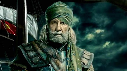 'കൊടുങ്കാറ്റുകളും നിരവധിയേറെ യുദ്ധങ്ങളും പിന്നിട്ട്, ഇതാ തംഗ്‌സിലെ സേനാപതിയെത്തിയിരിക്കുന്നു: ഞെട്ടിപ്പിക്കുന്ന ലുക്കില്‍ ബച്ചന്‍