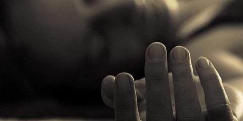 സുഹൃത്തുമായി അവിഹിതം; യുവാവ് ഭാര്യയെ ​ഗ്യാസ് സിലിണ്ടർ കൊണ്ട് തലയ്ക്കടിച്ച് കൊന്നു