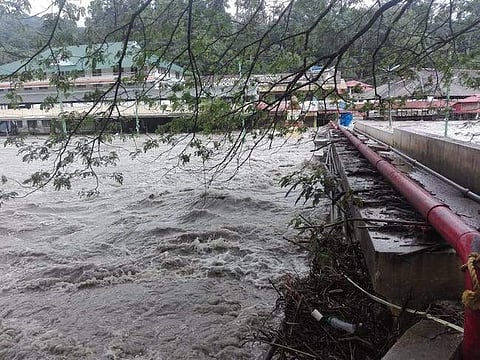 സന്നിധാനത്ത് കനത്ത മഴ ; പമ്പ വീണ്ടും കരകവിഞ്ഞു