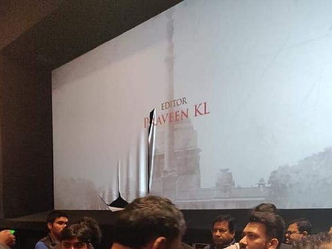 തീയറ്റര്‍ അടിച്ചു തകര്‍ത്തു; ആക്‌സിഡന്റല്‍ പ്രൈം മിനിസ്റ്റര്‍ സിനിമയ്ക്ക് നേരെ കോണ്‍ഗ്രസ് പ്രവര്‍ത്തകര്‍