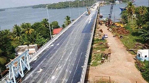കൊല്ലം ബൈപ്പാസ് ഉദ്ഘാടനത്തിന് സുരേഷ് ഗോപിയും മുരളീധരനും രാജഗോപാലും: ജില്ലയിലെ ഇടത് എംഎല്‍എമാരെ ഒഴിവാക്കി