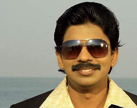 51,000 കൊടുത്തതില്‍ വിമര്‍ശനം കനത്തു ; ശബരിമല കര്‍മ്മ സമിതിക്ക് ഒരു ലക്ഷം കൂടി കൊടുത്ത് സന്തോഷ് പണ്ഡിറ്റ്