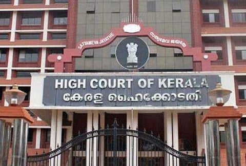 ശബരിമല വീണ്ടും ഹൈക്കോടതിയില്‍ ; വിവിധ കേസുകള്‍ ഇന്ന് പരിഗണിക്കും