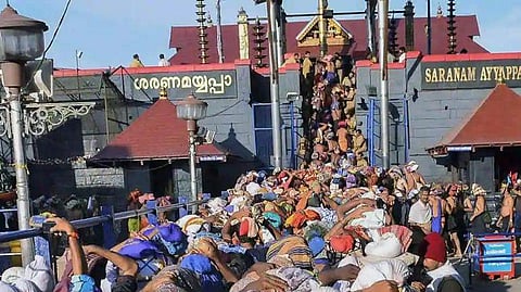 ശബരിമലയില്‍ പത്തു യുവതികള്‍ ദര്‍ശനം നടത്തി ? ; സര്‍ക്കാരും പൊലീസും മറച്ചുവെച്ചെന്ന് റിപ്പോര്‍ട്ട്