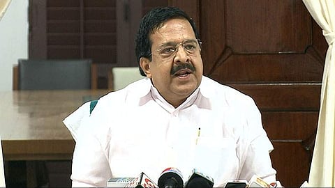 ദേവസ്വം ബോര്‍ഡ് സര്‍ക്കാരിന്റെ കയ്യിലെ പാവ; ഭക്തജനങ്ങളുടെ വികാരം ചവിട്ടിമെതിച്ചെന്ന് രമേശ് ചെന്നിത്തല