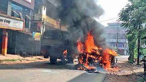 ഹര്‍ത്താല്‍ അക്രമം : ശബരിമല കര്‍മ സമിതിക്കും ബിജെപിക്കും ഹൈക്കോടതി നോട്ടീസ്