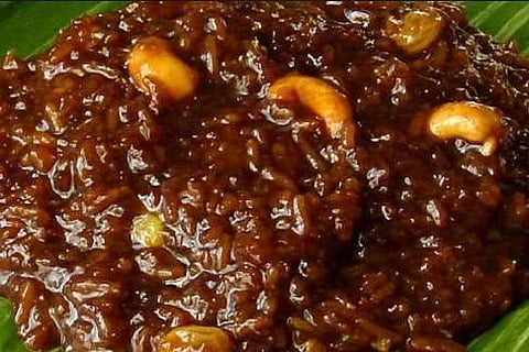 ഗുരുവായൂര്‍ നെയ്പായസത്തില്‍ ഈച്ച, വിതരണം മുടങ്ങി; ഈച്ച വന്ന വഴി തിരയുന്നു
