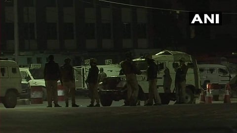 ജമ്മുകശ്മീരില്‍ ഭീകരരുടെ ഗ്രനേഡ് ആക്രമണം; ആറ് സിആര്‍പിഎഫ് ജവാന്‍മാര്‍ക്ക് പരുക്ക്