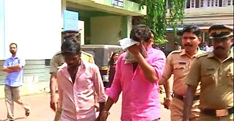 വാളയാര്‍ പീഡനക്കേസ് ഏല്‍ക്കാന്‍ പൊലീസ് മകനെ നിര്‍ബന്ധിച്ചു; ക്രൂരമായി മര്‍ദിച്ചു, പ്രവീണ്‍ ആത്മഹത്യ ചെയ്തത് പേടിച്ചെന്ന് അമ്മ