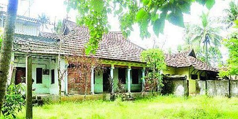 കൂടത്തില്‍ കുടുംബത്തിലെ സ്വത്തുക്കള്‍ പൊലീസിന്റേയും രാഷ്ട്രീയ പാര്‍ട്ടികളുടേയും കയ്യില്‍; അട്ടിമറിശ്രമം നടക്കുന്നതായി പരാതി