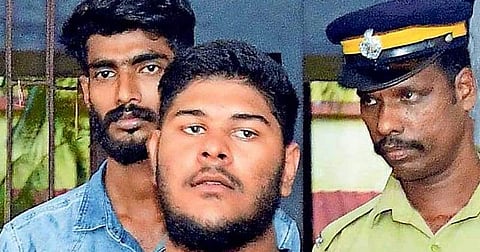 അലന്റെയും താഹയുടെയും മാവോയിസ്റ്റ് ബന്ധം സ്ഥിരീകരിച്ച് ഫൊറന്‍സിക് റിപ്പോര്‍ട്ട് ; ജാമ്യാപേക്ഷയെ എതിര്‍ക്കാന്‍ പൊലീസ്