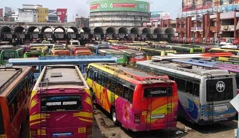 22 മുതൽ സ്വകാര്യബസുകൾ അനിശ്ചിതകാല സമരത്തിലേക്ക്; ഇന്ന് മന്ത്രിയുമായി ചർച്ച