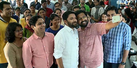 'ഇവരുടെ കയ്യില്‍ യൂത്ത് കോണ്‍ഗ്രസ് ഏല്‍പിച്ച് കൊടുക്കാന്‍ ഗ്രൂപ്പ് മുതലാളിമാര്‍ തീരുമാനിച്ചാല്‍ യൂത്ത് കോണ്‍ഗ്രസ് ചത്ത് തന്നെ കിടക്കും'