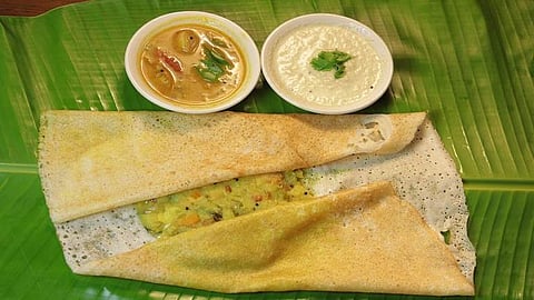 പൊലീസുകാര്‍ മസാലദോശ ഓര്‍ഡര്‍ ചെയ്തു; ദോശയില്‍ പുഴു; തിരുവനന്തപുരത്ത് ഹോട്ടല്‍ അടച്ചുപൂട്ടി