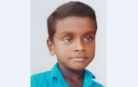 അമ്മയുടെ കരളിനും അവന്റെ ജീവന്‍ രക്ഷിക്കാനായില്ല; നാടിനെ കണ്ണീരിലാഴ്ത്തി അഭിനവ് മടങ്ങി