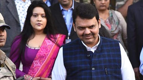 'കാലാവസ്ഥ അല്‍പമൊന്ന് മാറട്ടെ, പുതിയൊരു പരിമളവുമായി തിരിച്ച് വരും' ; വിടവാങ്ങല്‍ സന്ദേശത്തില്‍ അമൃത ഫഡ്‌നാവിസ്
