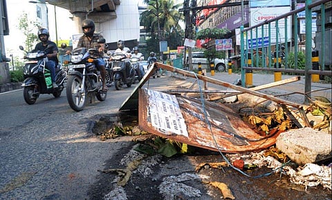 യദുലാലിന്റെ കുടുംബത്തിന് പത്ത് ലക്ഷം രൂപ നല്‍കുമെന്ന് സര്‍ക്കാര്‍; എത്രപേര്‍ക്ക് പണം കൊടുക്കുമെന്ന് ഹൈക്കോടതി