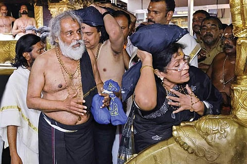 സുന്ദരികളായ സ്ത്രീകളെ കണ്ടാല്‍ അയ്യപ്പന്‍മാര്‍ക്ക് ചാഞ്ചല്യമുണ്ടാകും; സ്ത്രീകള്‍ക്ക് പോകാന്‍ വേറെ എത്രയോ ക്ഷേത്രങ്ങളുണ്ട്: യേശുദാസ്