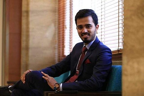 രാജ്യത്തെ ഏറ്റവും പ്രായം കുറഞ്ഞ ഐപിഎസ് ഉദ്യോഗസ്ഥന്‍; ഉയരങ്ങള്‍ കീഴടക്കിയത് കഷ്ടപ്പാടുകള്‍ നിറഞ്ഞ ജീവിതത്തിലൂടെ, 22 കാരന്റെ കഥ