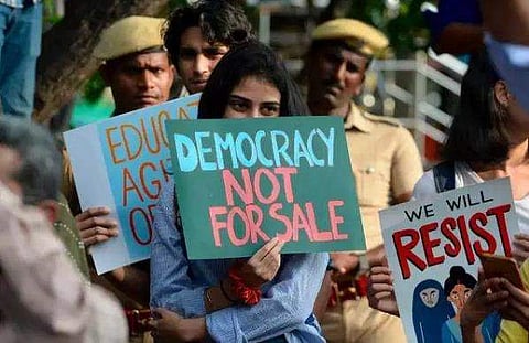 അഭിനവ ഹിന്ദു ഹൃദയ സാമ്രാട്ടുകള്‍ പറയുന്നു; 'അഭയമരുളുന്നതിനും ചില മാനദണ്ഡങ്ങളുണ്ട്'