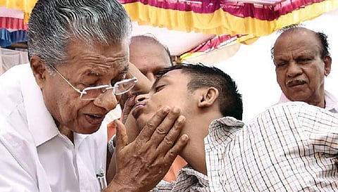എന്‍ഡോസള്‍ഫാന്‍ ദുരിതബാധിതരുടെ കടബാധ്യതകള്‍ എഴുതിതള്ളും