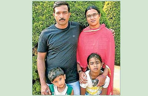 'ഇവിടെ നല്ല തണുപ്പാണമ്മേ...'; പൊട്ടിച്ചിതറുന്നതിന് രണ്ട് മണിക്കൂര്‍ മുമ്പും വസന്തകുമാര്‍ വീട്ടിലേക്ക് വിളിച്ചു...