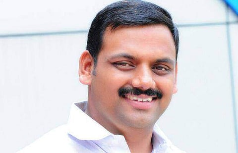 കാസര്‍കോട് ഇരട്ടക്കൊലപാതകം: സിബിഐ അന്വേഷിക്കണമെന്ന് യൂത്ത് കോണ്‍ഗ്രസ്, കൊലപാതകം സിപിഎം നേതാക്കളുടെ അറിവോടെ