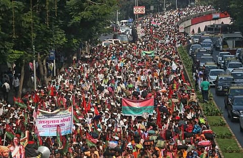 ലോങ് മാര്‍ച്ച് അവസാനിപ്പിച്ചു; ഉറപ്പുകള്‍ എഴുതി നല്‍കി മഹാരാഷ്ട്ര സര്‍ക്കാര്‍