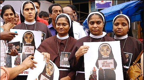കന്യാസ്ത്രീകള്‍ മഠത്തില്‍ തുടരും; കേസ് തീരുന്നതുവരെ മാറ്റില്ലെന്ന് ഉറപ്പ്; സമരവേദിക്ക് സമീപം പ്രതിഷേധം