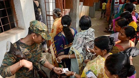 പോരാട്ടം കനക്കും; സംസ്ഥാനത്തെ പ്രശ്നബാധിത ബൂത്തുകളുടെ എണ്ണം കൂട്ടുന്നു